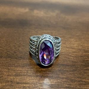 Size 8 ring with purple center stone